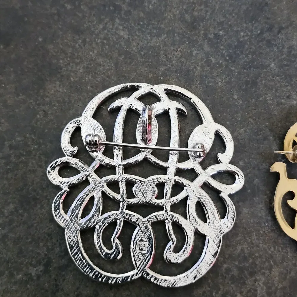 Unbranded pins brooches